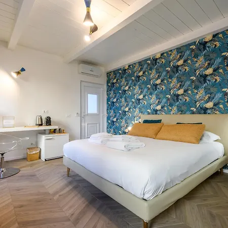 ベッド・アンド・ブレックファスト Secret Garden